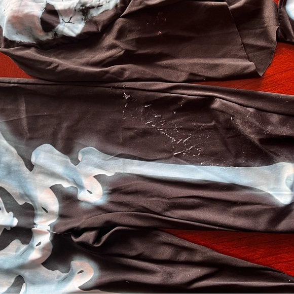 Skelton Costume - Picture 3 of 6